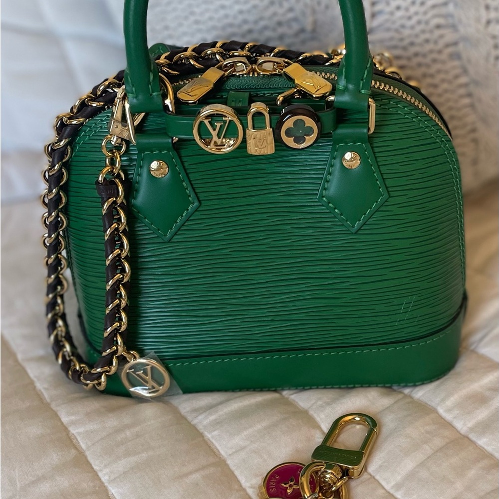 Louis Vuitton Alma Mini LV&I Epi Leather - Picture 3 of 14